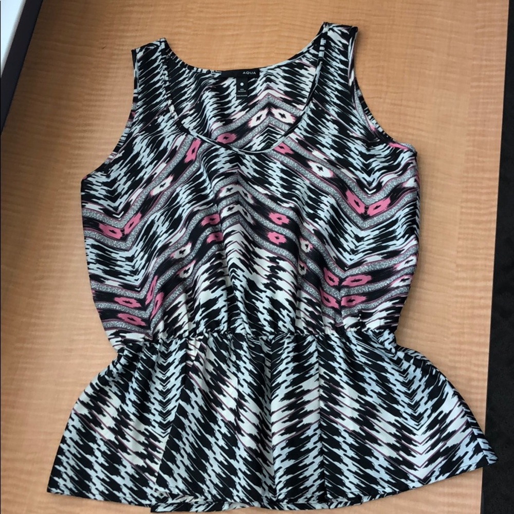 Women’s Sleeveless Blouse - size Small.